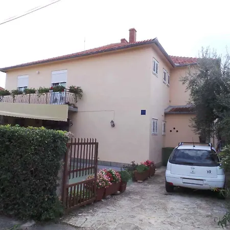 アパート 33 ザダル