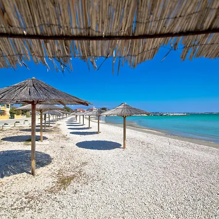 33 * Zadar