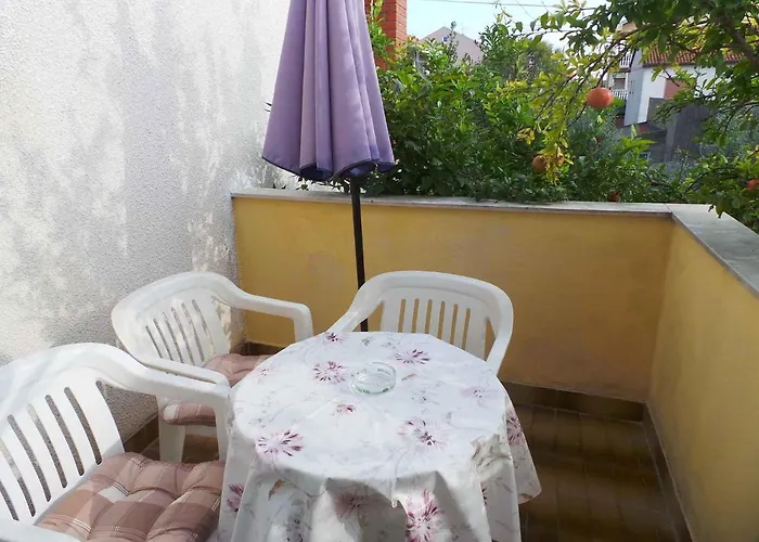 Апартаменты 33 *