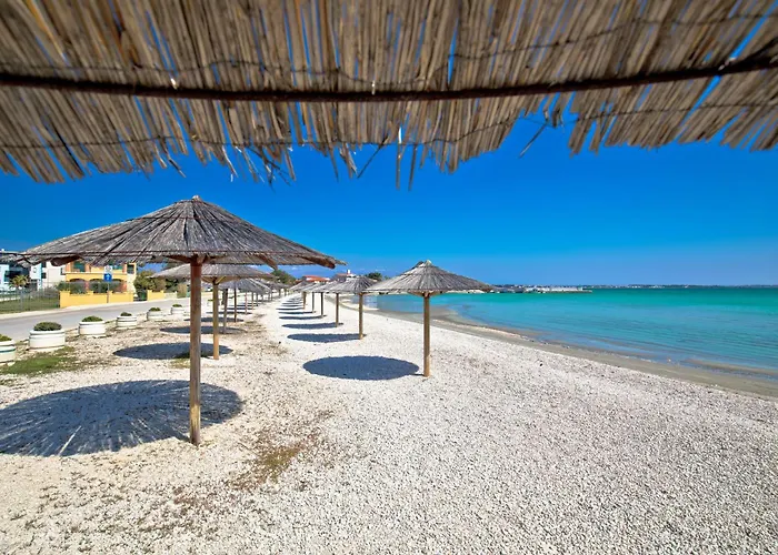 33 * Zadar